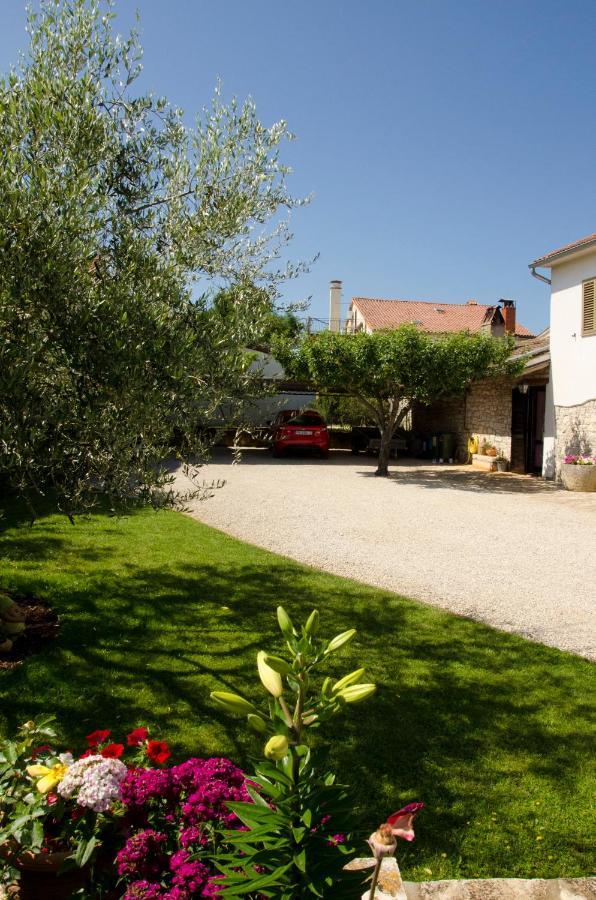 Apartment Percic Tar-Vabriga Екстериор снимка
